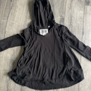 Threads 4 thought top size M black sweatshirt with hood
